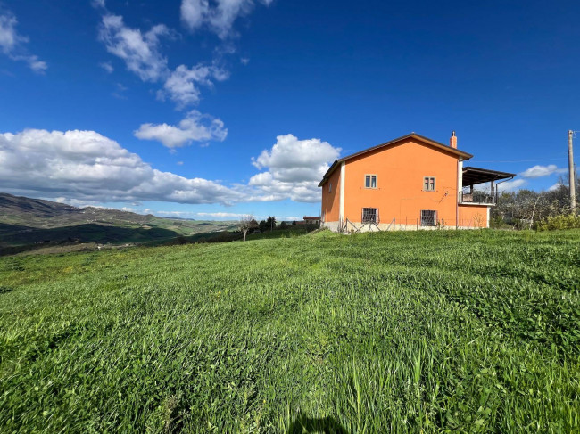 Casa indipendente in vendita a Guardia Lombardi (AV)