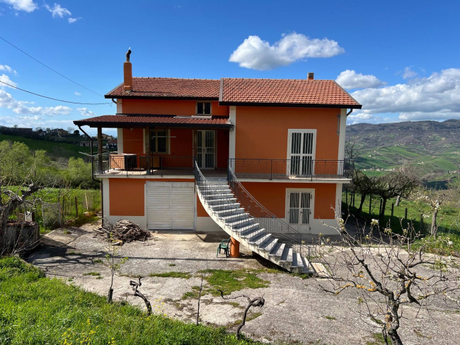 Casa indipendente in vendita a Guardia Lombardi (AV)