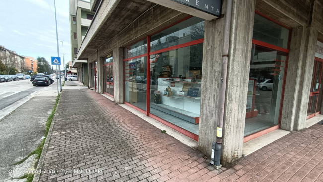 Locale commerciale