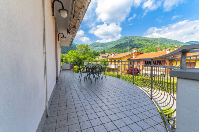 Villa a Alzano Lombardo