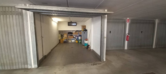 Garage/Box/Posto auto in vendita a Ranica (BG)