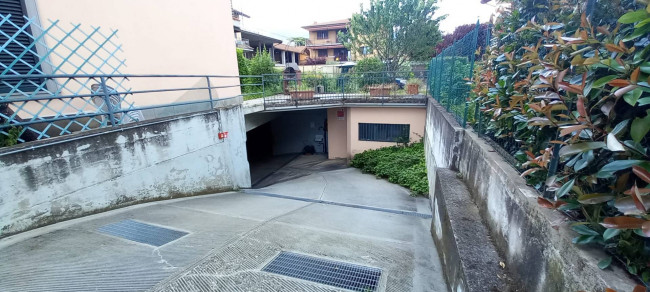 Garage/Box/Posto auto in vendita a Ranica (BG)