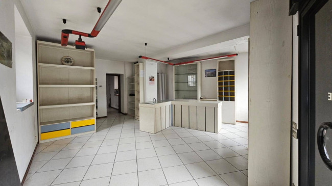 Locale commerciale a Ranica