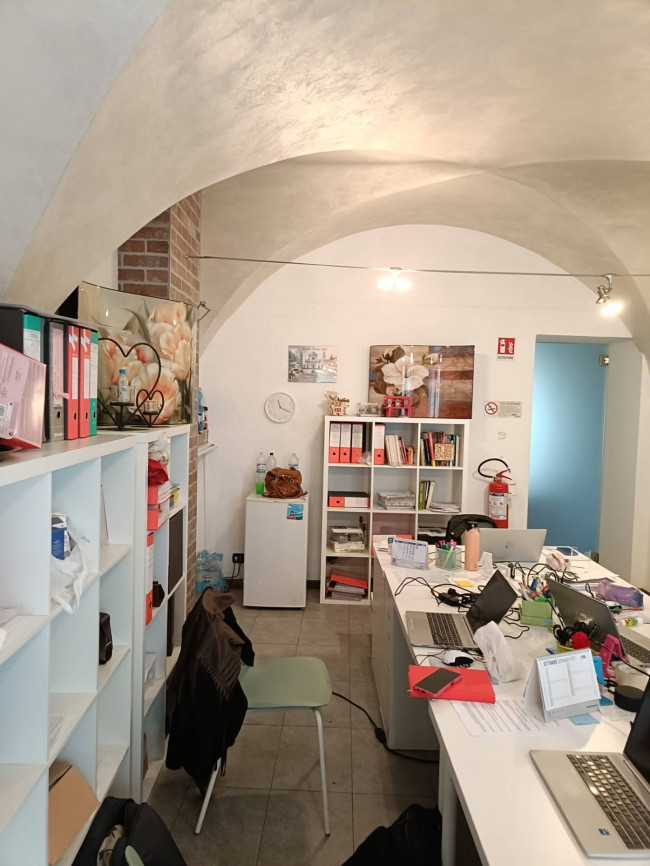 Locale commerciale a Albino