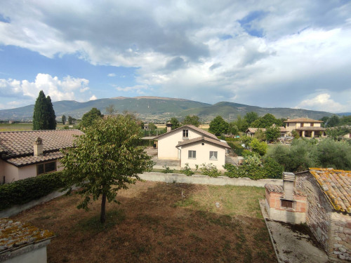 Porzione di Bifamiliare in vendita a Spello