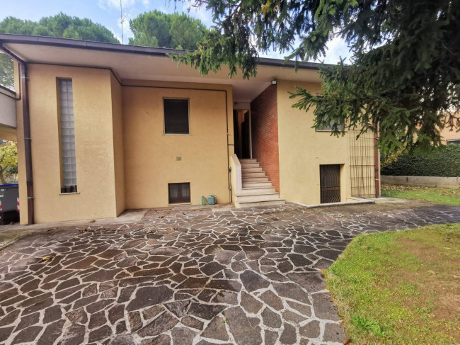 Villa in vendita a Foligno