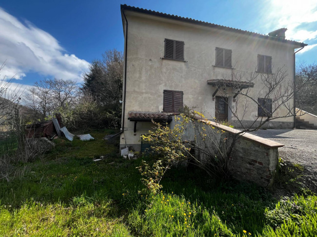 Casa singola in vendita a Foligno
