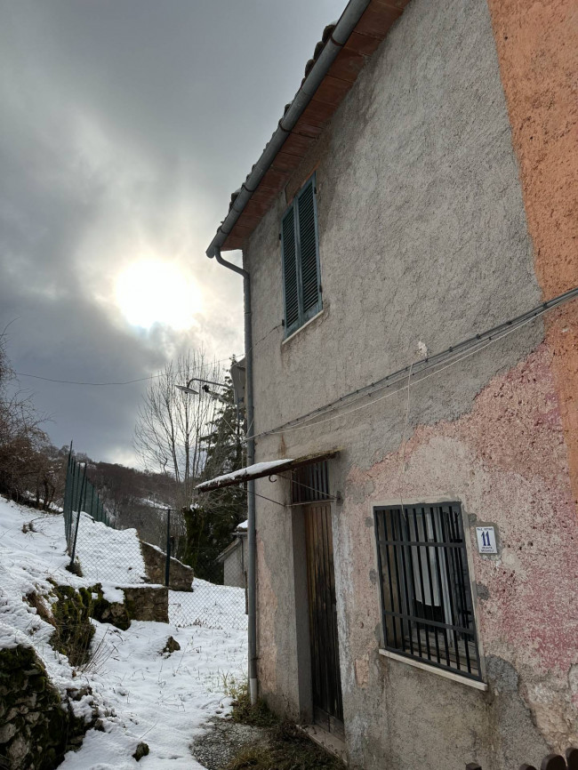 Casa Indipendente in vendita a Campello sul Clitunno