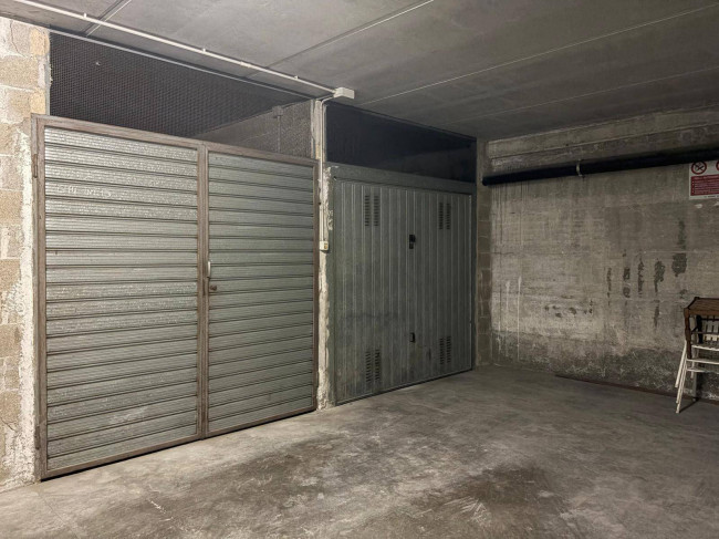 Box o garage in vendita a Foligno
