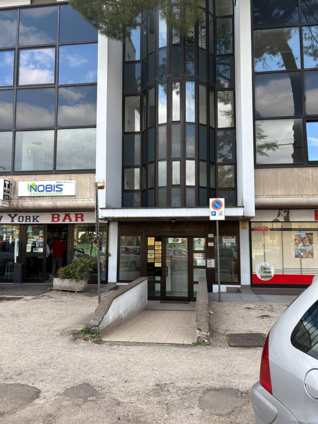 Studio/Ufficio in affitto a Foligno