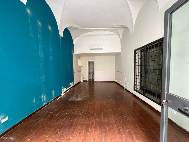 Locale commerciale in affitto a Foligno