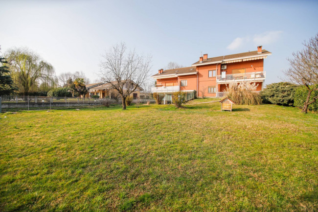 appartamento con giardino