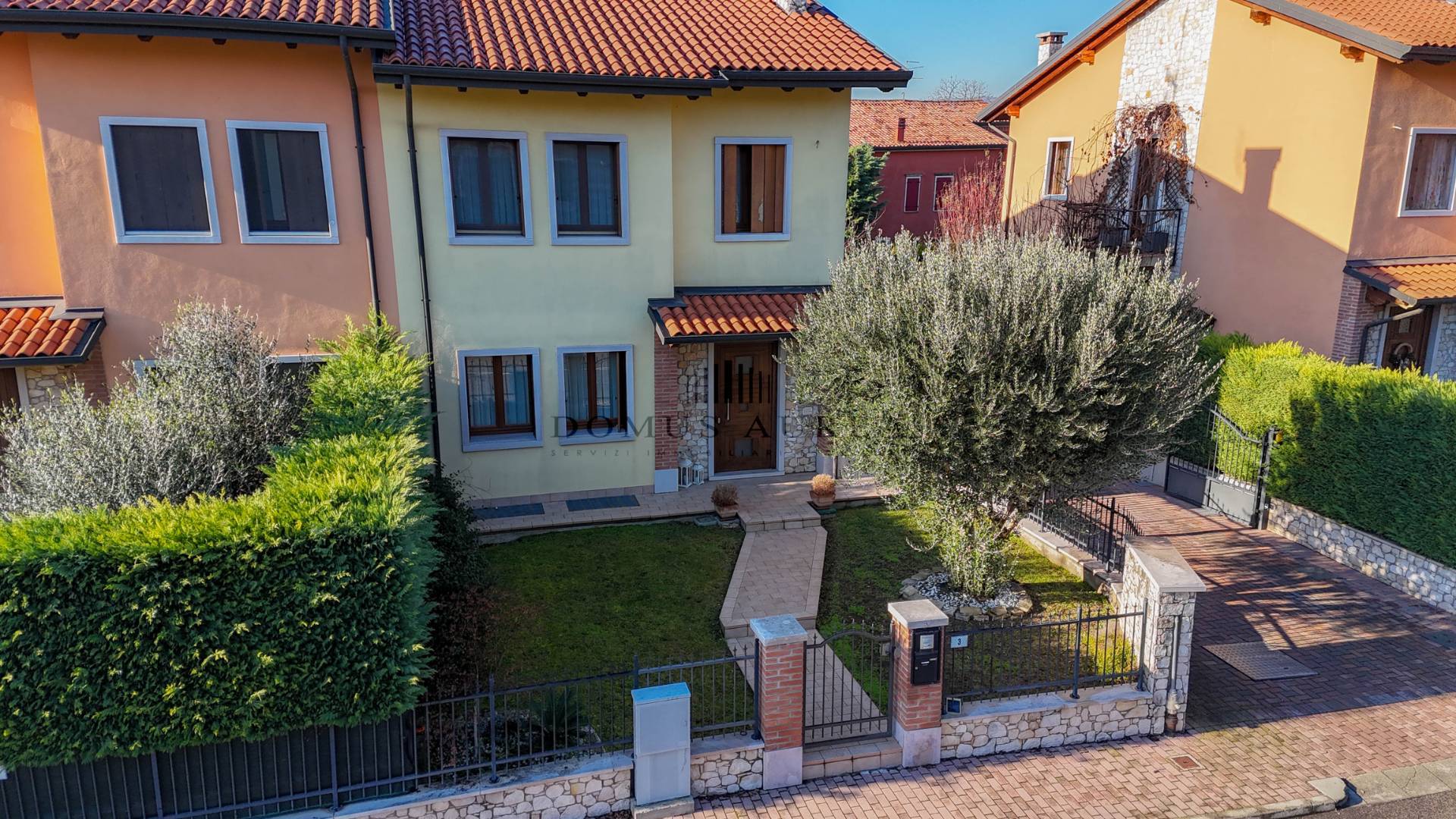 Casa indipendente in vendita a Soave (VR)