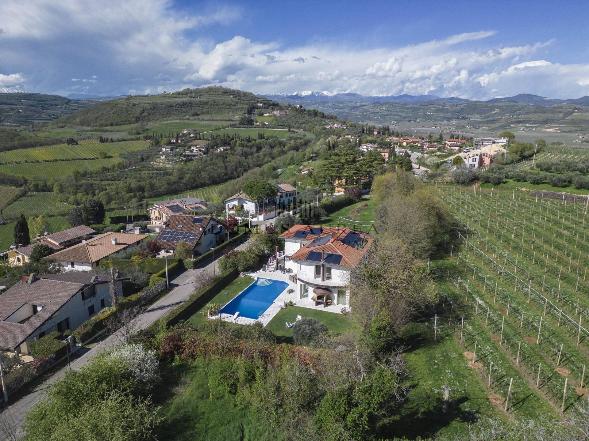 Casa indipendente in vendita a Lavagno (VR)
