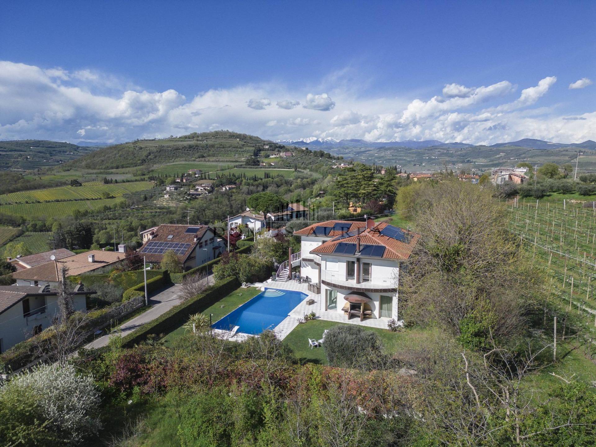 Casa indipendente in vendita a Lavagno (VR)