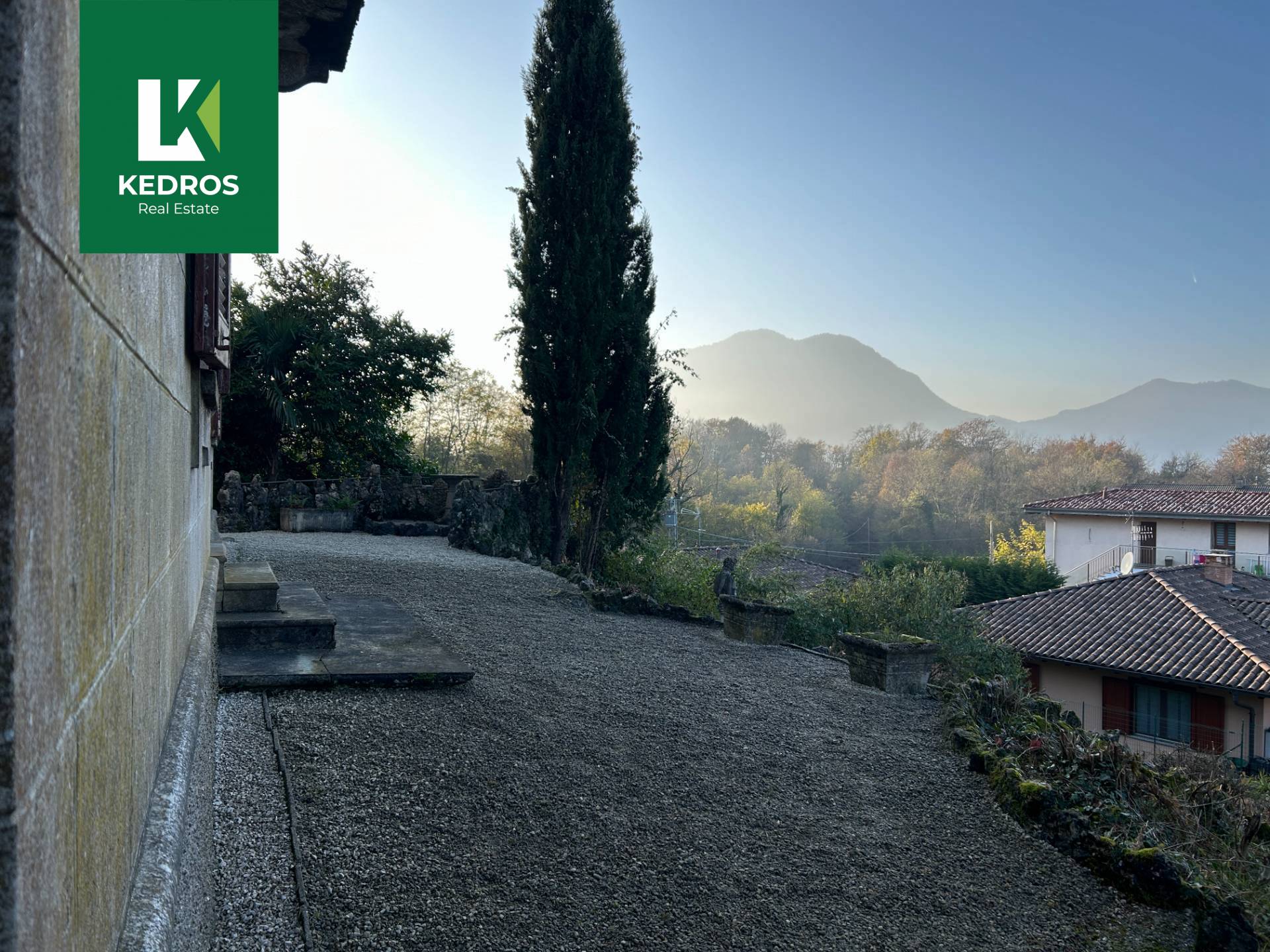 Villa in vendita a Cunardo (VA)