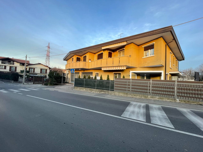 Locale commerciale in vendita a Varese