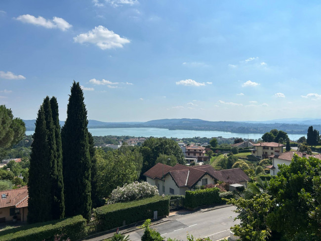 Appartamento  in <br/> affitto a Comerio