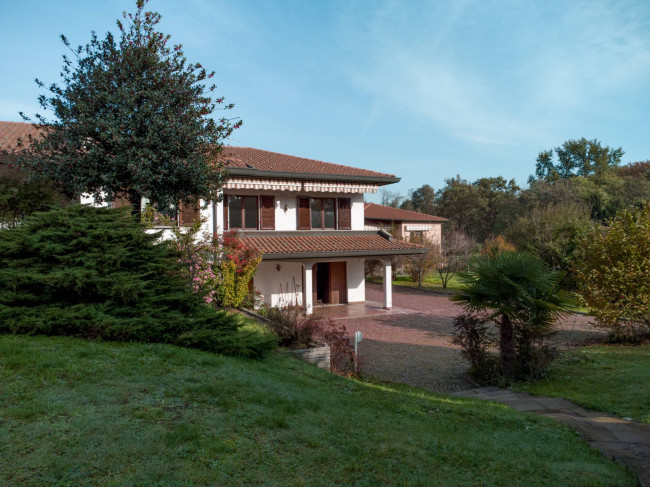 Villa in vendita a Castronno (VA)