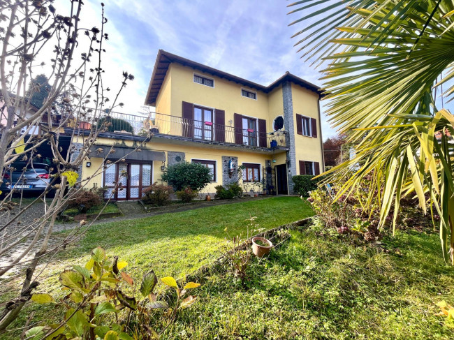 Villa in vendita a Cadegliano-Viconago
