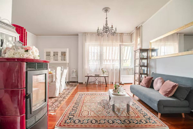   in <br/> rent a Casciago