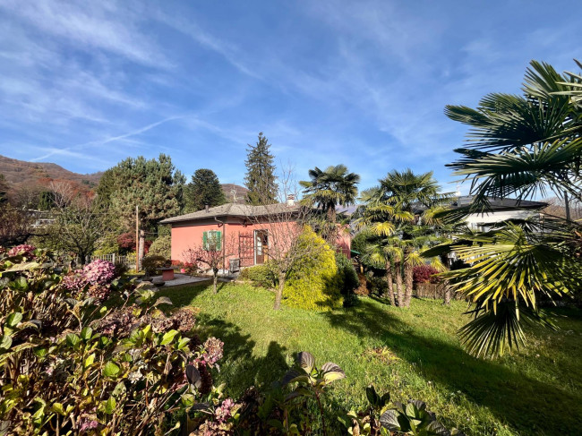 Villa in vendita a Cadegliano-Viconago