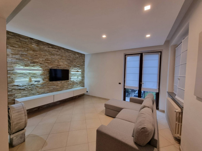 Appartamento Quadrilocale in affitto a Varese