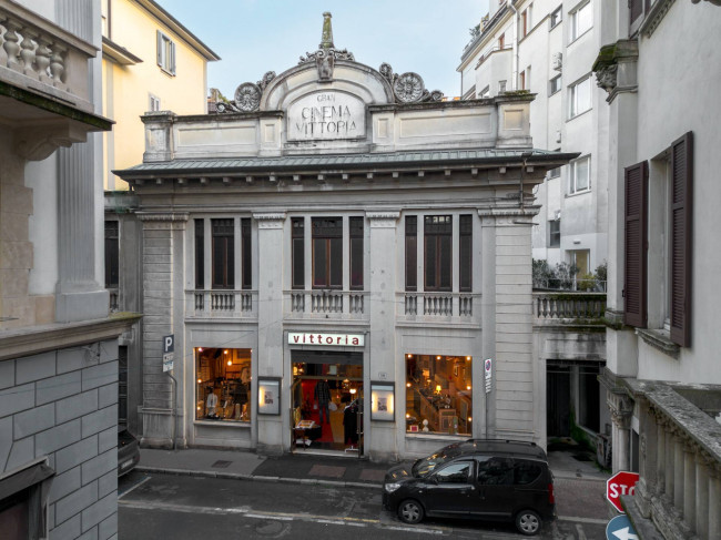 Locale commerciale in vendita a Varese