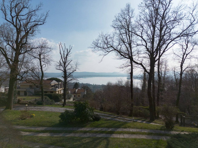 Villa in vendita a Comerio