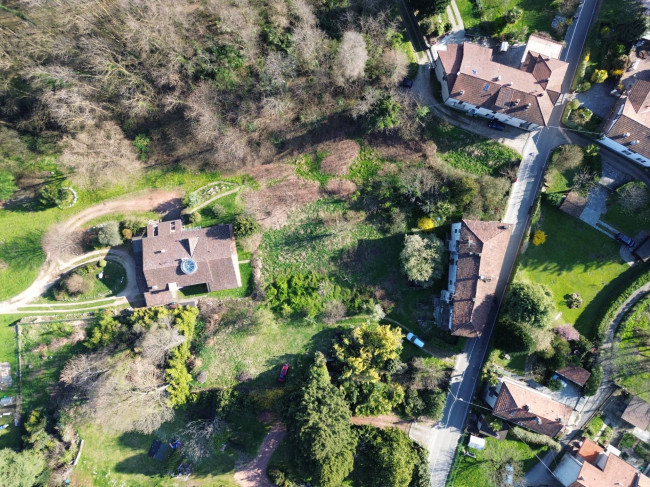 Terreno edificabile in vendita a Laveno-Mombello