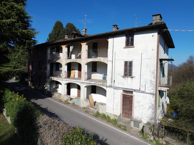 Casa singola in vendita a Laveno-Mombello