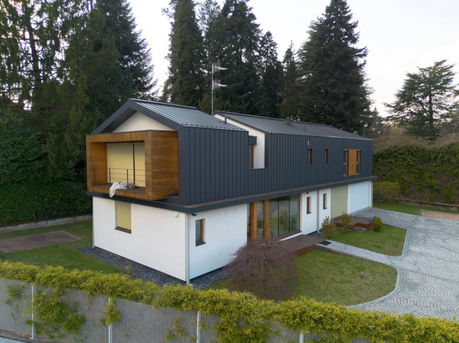   in <br/> rent a Varese