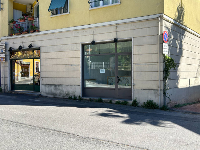   in <br/> rent a Varese