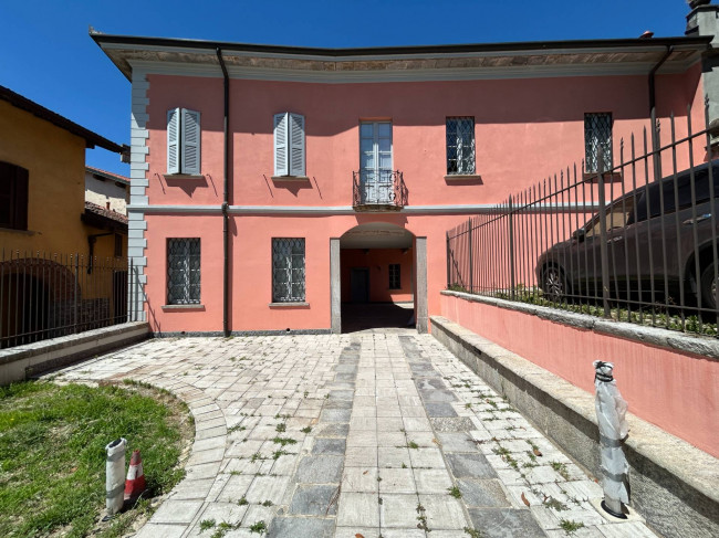 Casa semindipendente in vendita a Besozzo