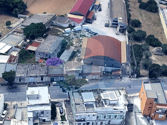 Capannone in vendita a Bari