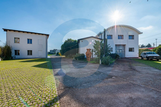 Capannone in vendita a Bari