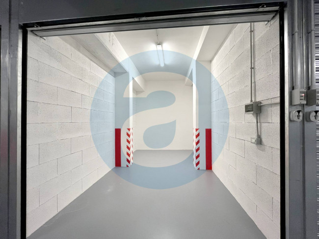 Box o garage in vendita a Bari