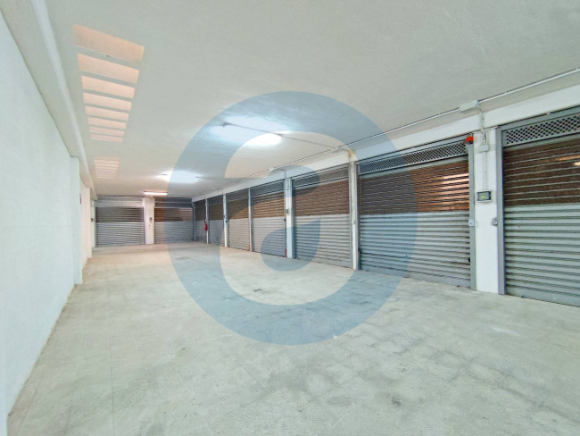 Box o garage in vendita a Bari