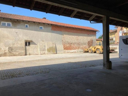 Garage/Box/Posto auto in affitto a Piobesi Torinese (TO)