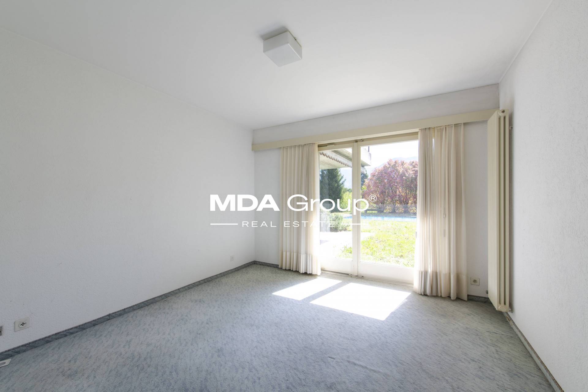 VILLA WITH BUILDING PLOT