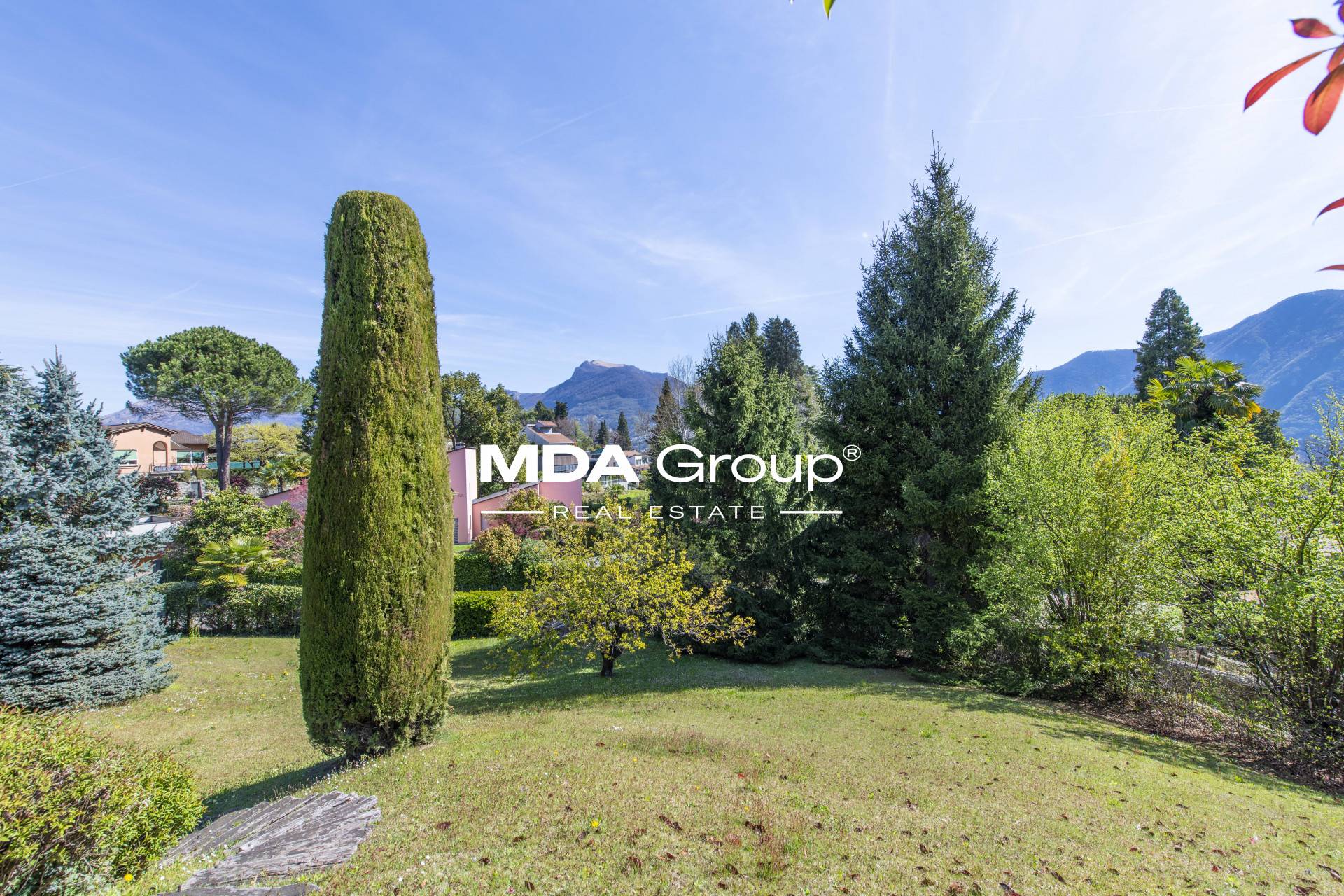 BUILDING PLOT FOR VILLA / FLATS