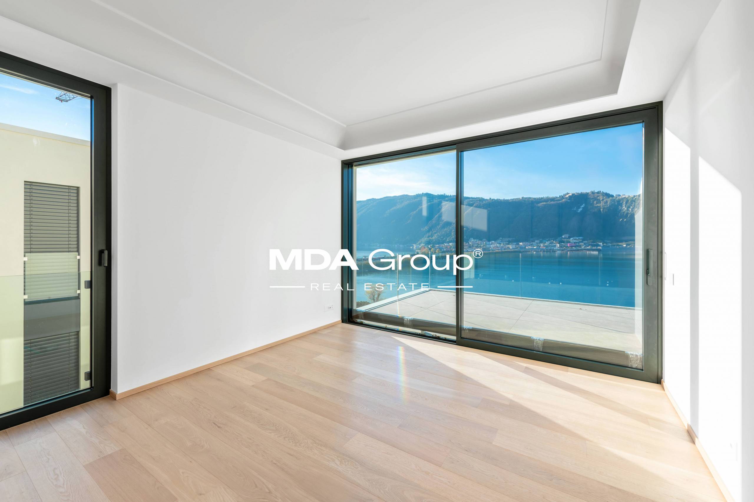 AMAZING LAKE VIEW PENTHOUSE