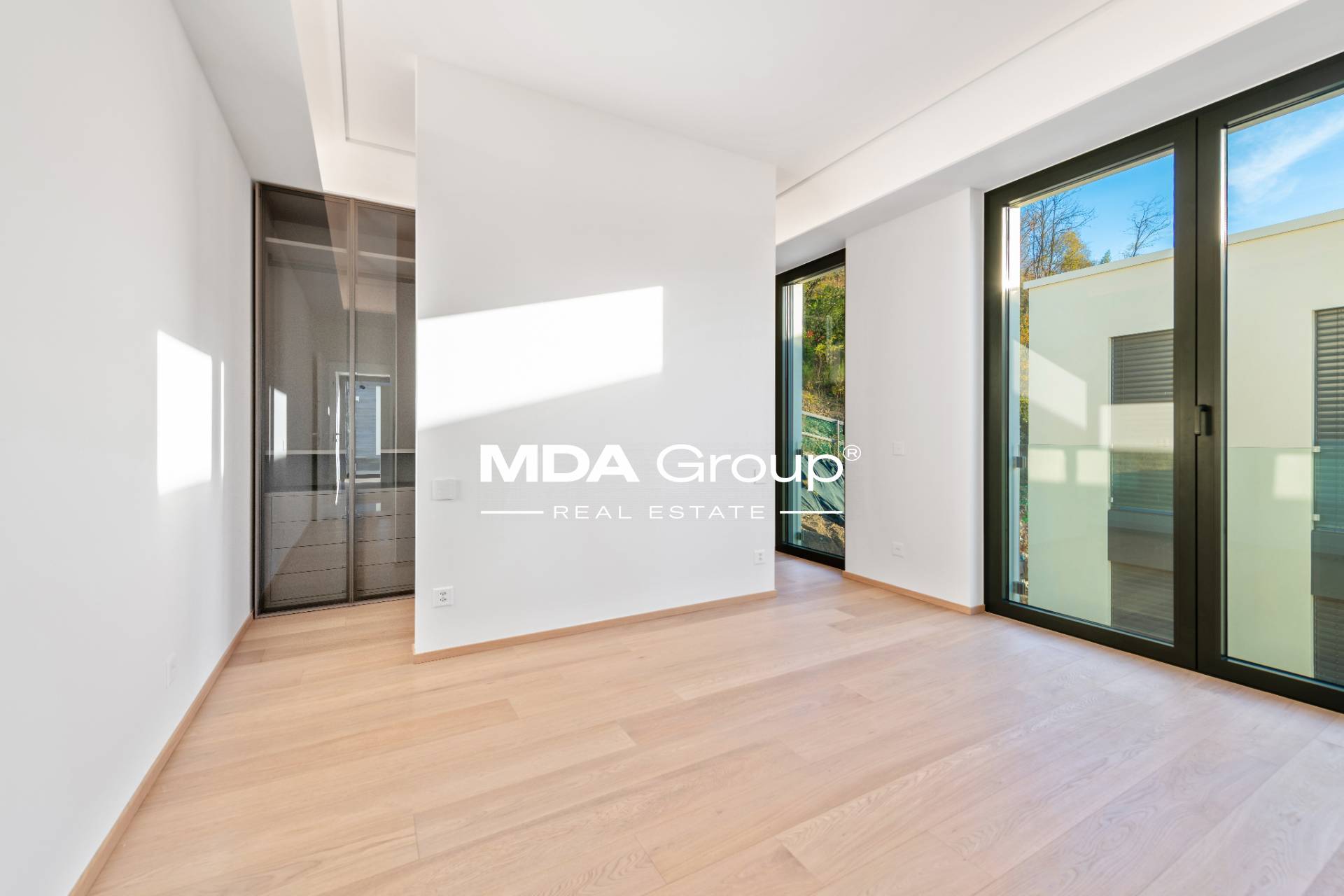 AMAZING LAKE VIEW PENTHOUSE