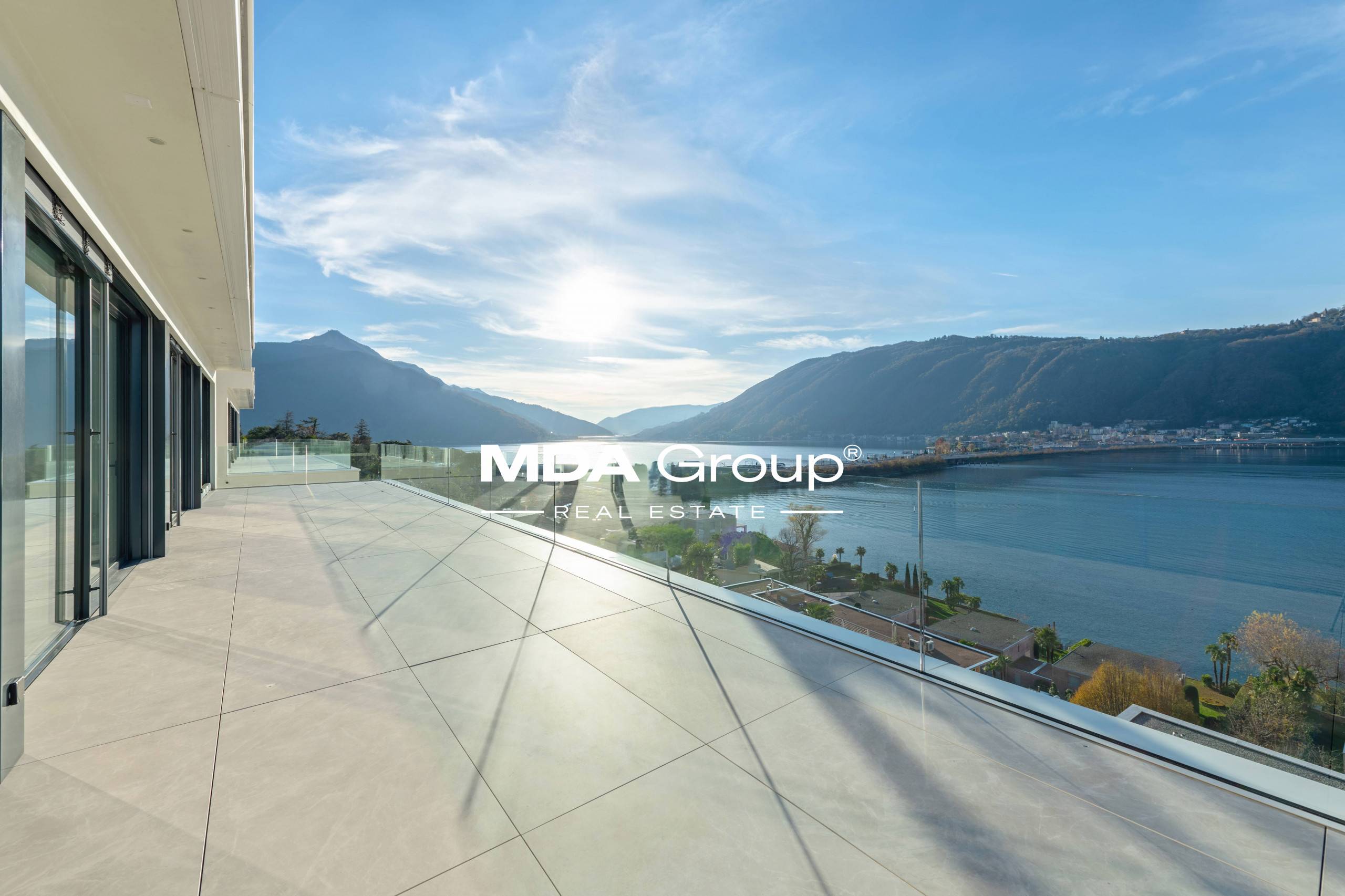 AMAZING LAKE VIEW PENTHOUSE