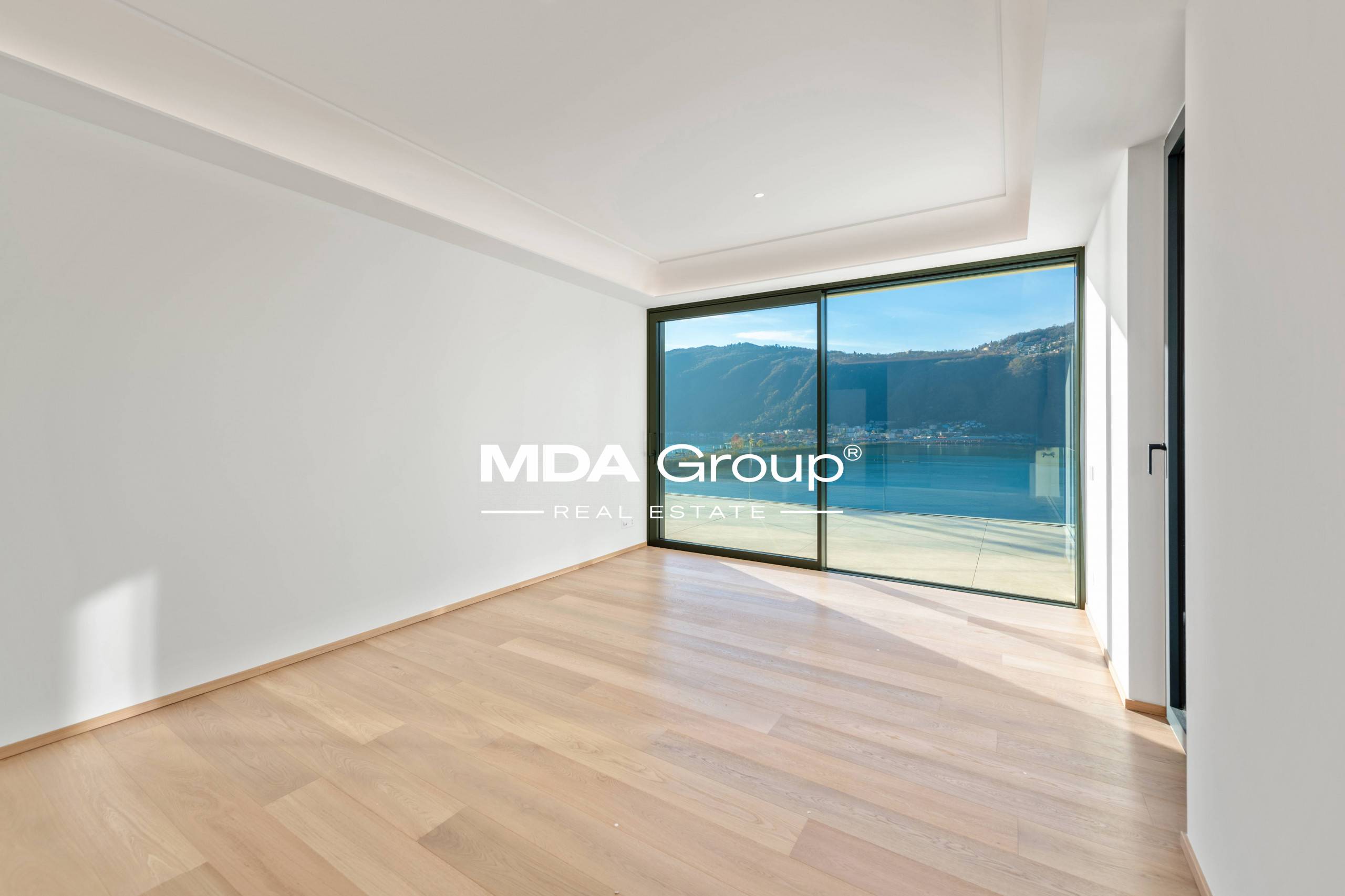 AMAZING LAKE VIEW PENTHOUSE