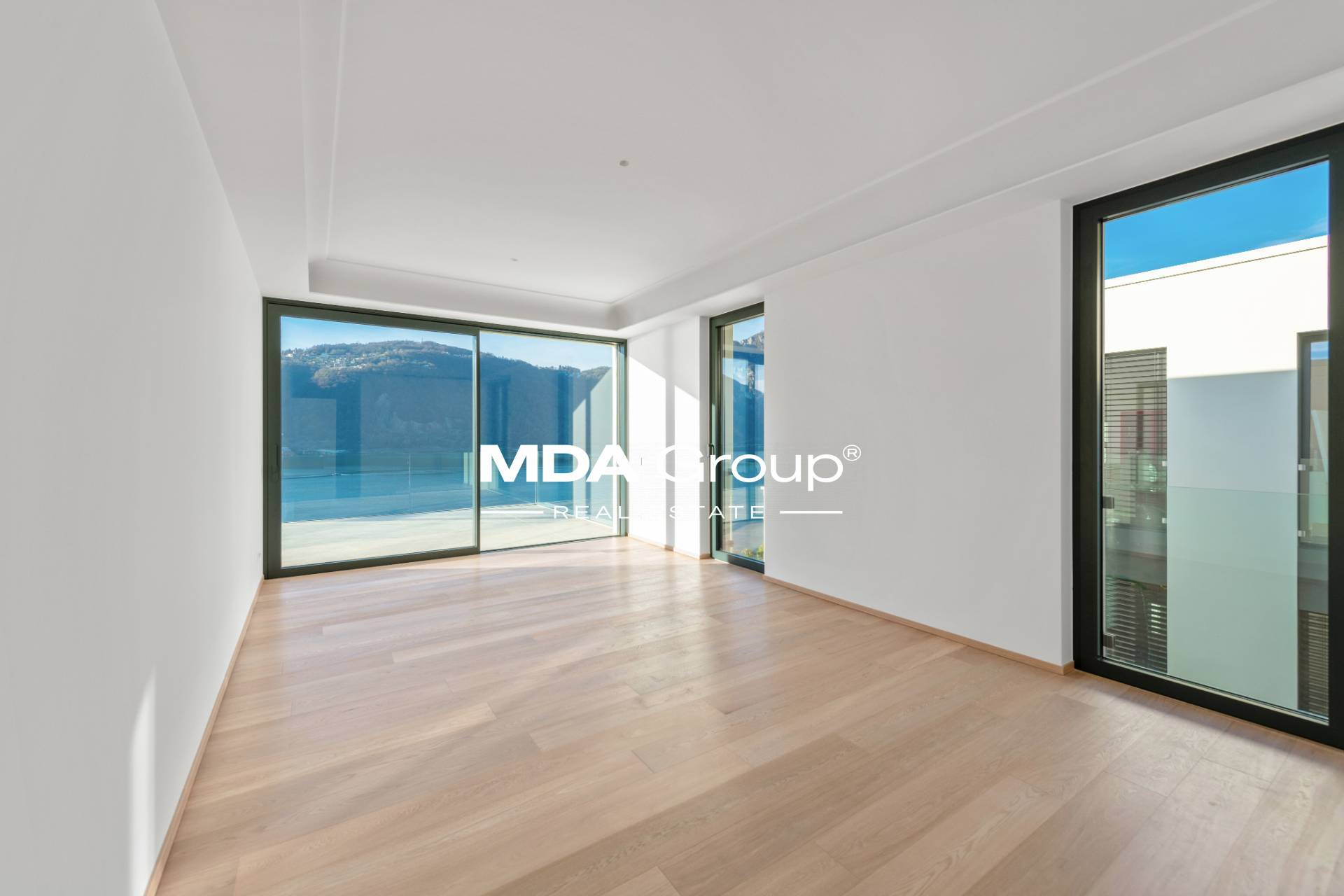 AMAZING LAKE VIEW PENTHOUSE