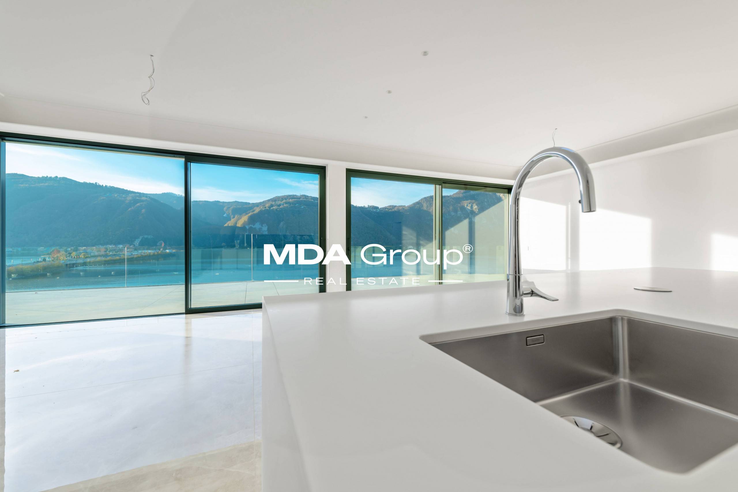 AMAZING LAKE VIEW PENTHOUSE