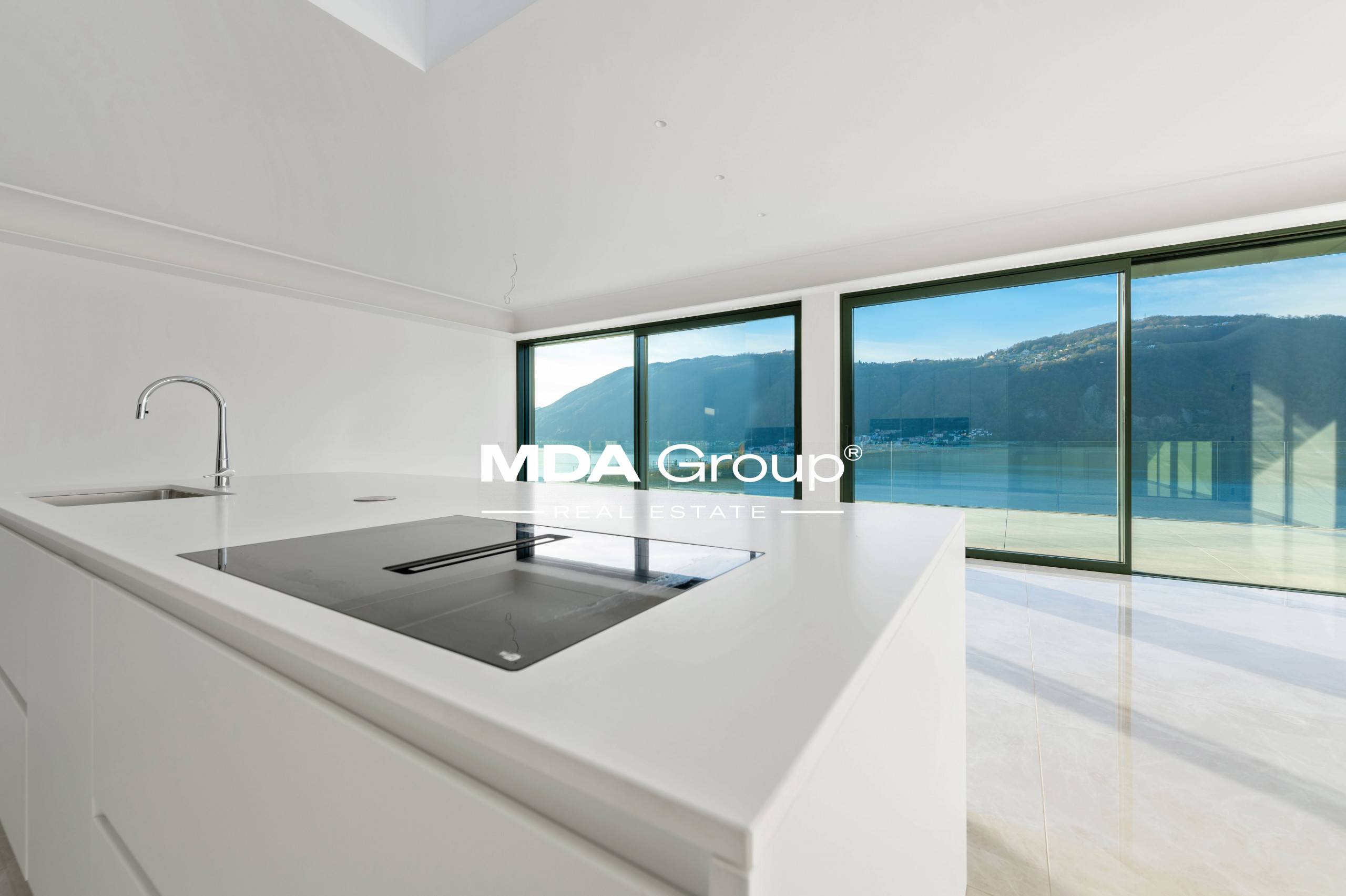 AMAZING LAKE VIEW PENTHOUSE