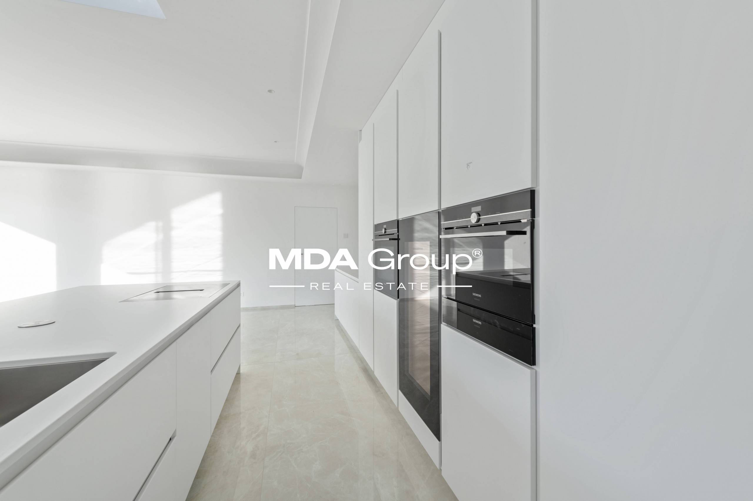 AMAZING LAKE VIEW PENTHOUSE