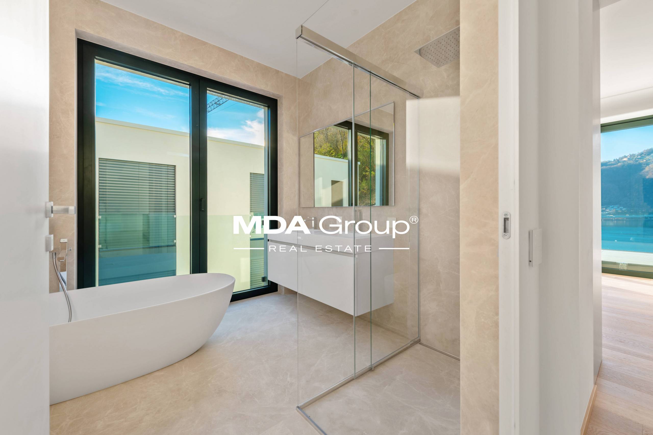 AMAZING LAKE VIEW PENTHOUSE